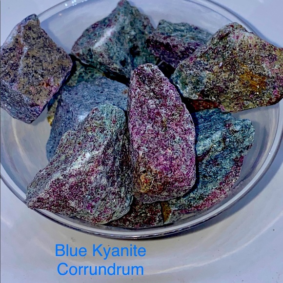 Blue Kyanite Corrundrum Crystal - Picture 1 of 2